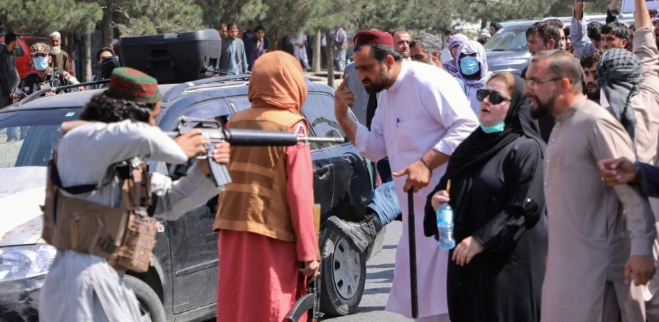 Afghan-Women-e1642668661934